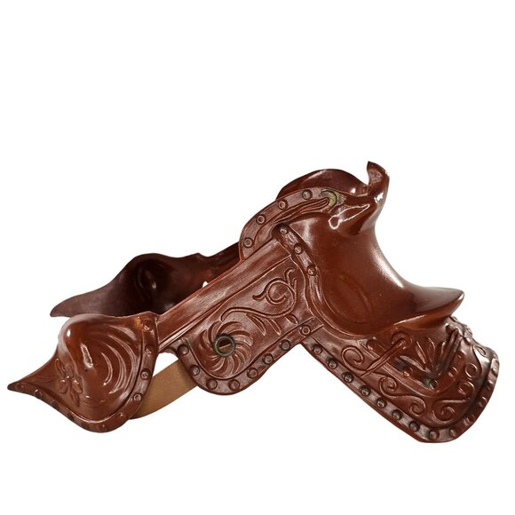 Breyer Western Horse Brown Plastic Saddle w/ Vinyl Cinch Snap Saddle ONLY - Picture 1 of 8